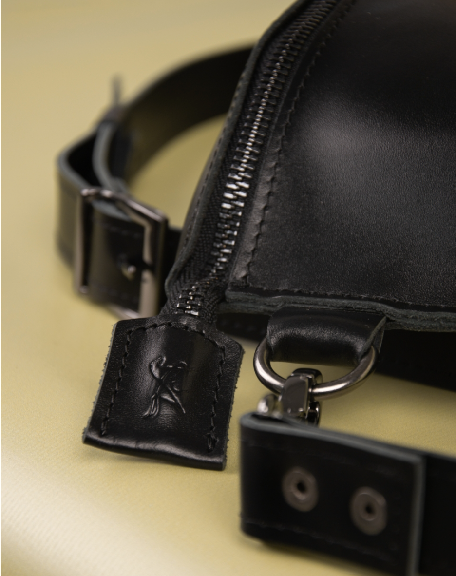 Crazy Horse Leather Bag | Adjustable Belt Banana Bag | Gute Leder