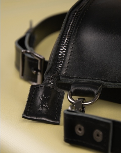 Crazy Horse Leather Bag | Adjustable Belt Banana Bag | Gute Leder